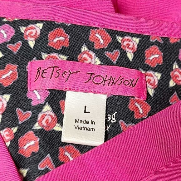 New Betsey Johnson Freesia Scrub Top in Flamingo Sz L - Picture 4 of 4